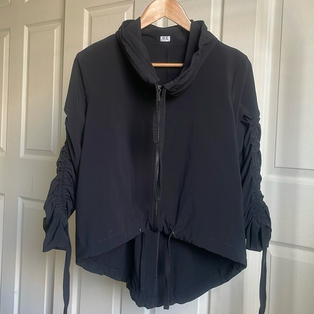 Women’s black asymmetric active jacket